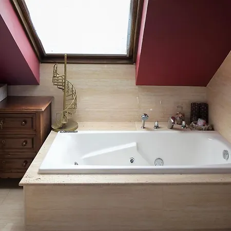 别墅 Sleeps 8 With Pool And Wifi *